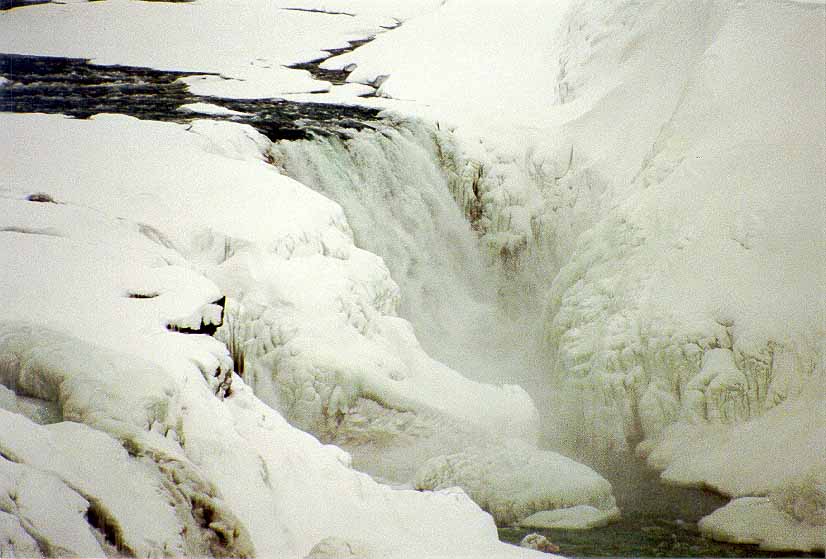 IJ_NY_1_08A_gulfuss_waterval.jpg (58201 bytes)