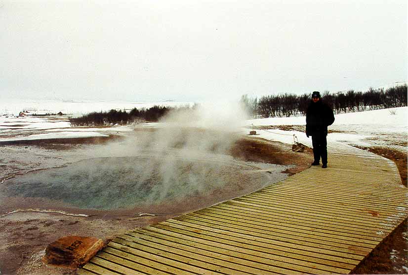 IJ_NY_1_09A_geysir_william_water_poel.jpg (78982 bytes)