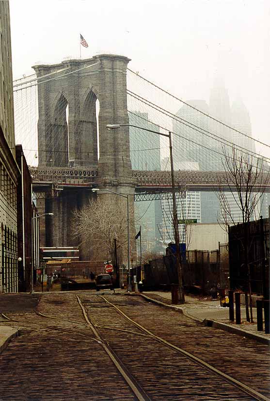 IJ_NY_2_10A_NY_brooklin_bridge.jpg (91008 bytes)