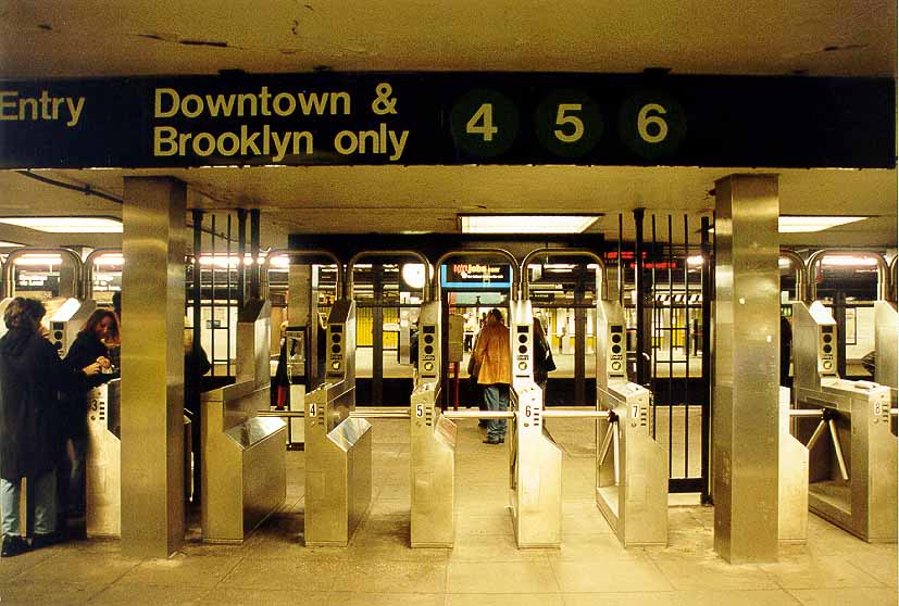 IJ_NY_2_12A_NY_metro2.jpg (80645 bytes)