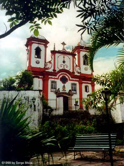 WS_088_ouro_preto_kerk_rood.JPG (38180 bytes)